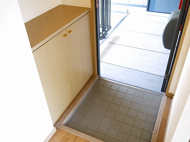 メゾン・ド・アネックスの玄関|落ち着いた玄関です