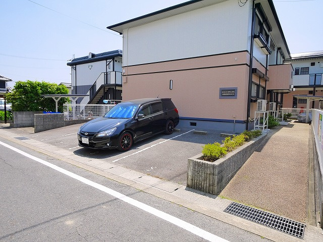 メゾン・ド・アネックスの駐車場|駐車場完備です