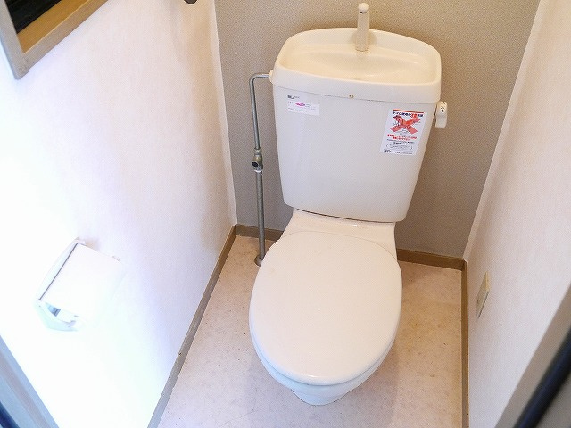 メゾン・ド・アネックスのトイレ|落ち着いた色調のトイレです