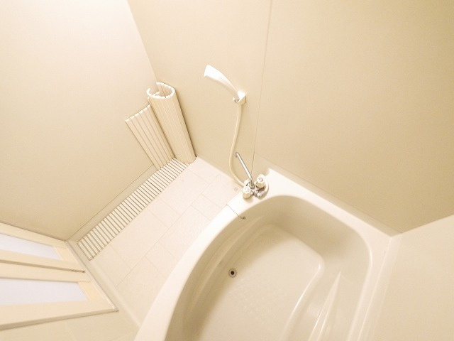 メゾン・ド・アンビアンスの浴室|お風呂です