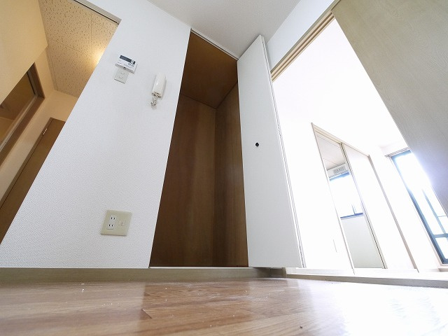 メゾン・ド・アンビアンスの収納|たっぷりとした収納スペースです