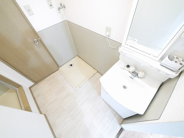 メゾン・ド・アンビアンスの洗面所|忙しい朝には欠かせない洗面所です