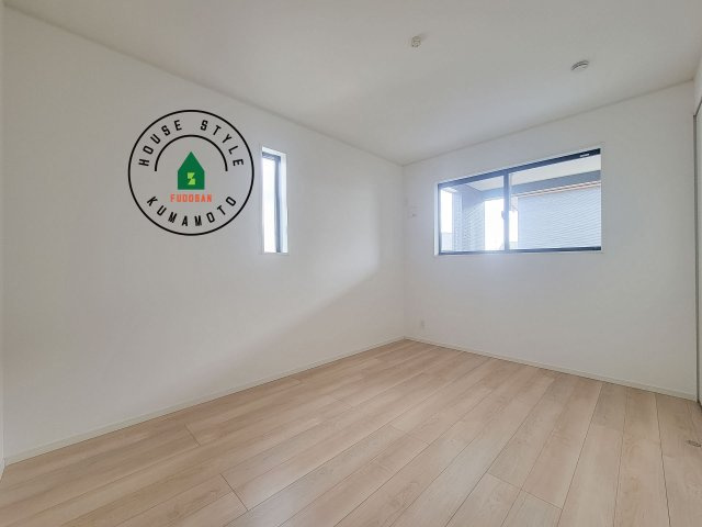 熊本市南区八分字町第14-2棟（1号棟）の洋室|採光良好な洋室は全居室、複層ガラスの遮熱効果と断熱効果で、一年中快適に過ごせます。