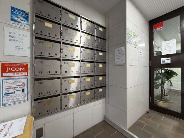 コーポモントレーのエントランス