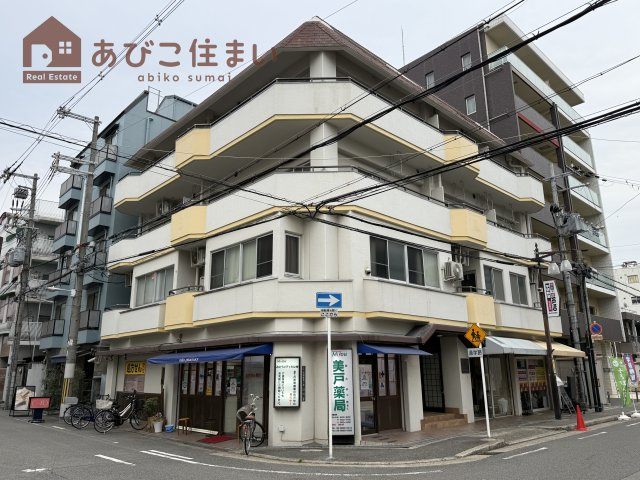 コーポモントレー