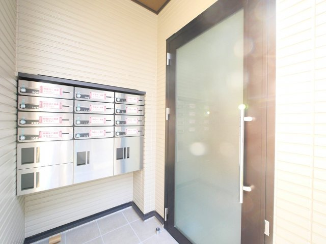 ヒカルサ奈良大森西サウスのエントランス|ゆとりのあるエントランスです