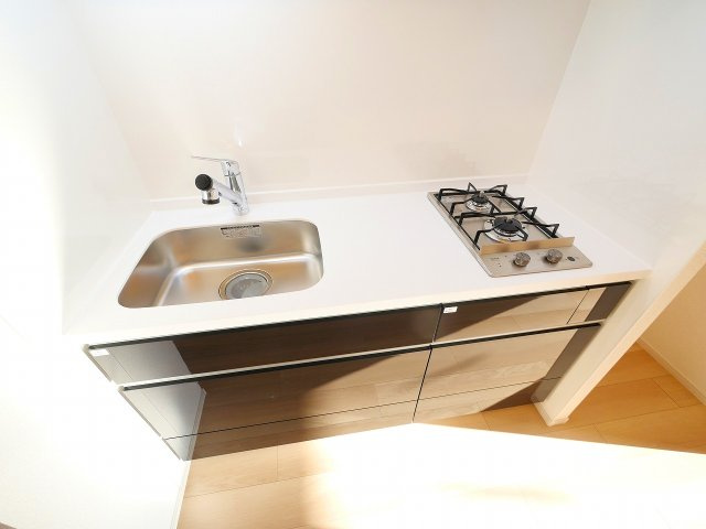 ヒカルサ奈良大森西サウスのキッチン|コンパクトなキッチンで掃除もラクラク