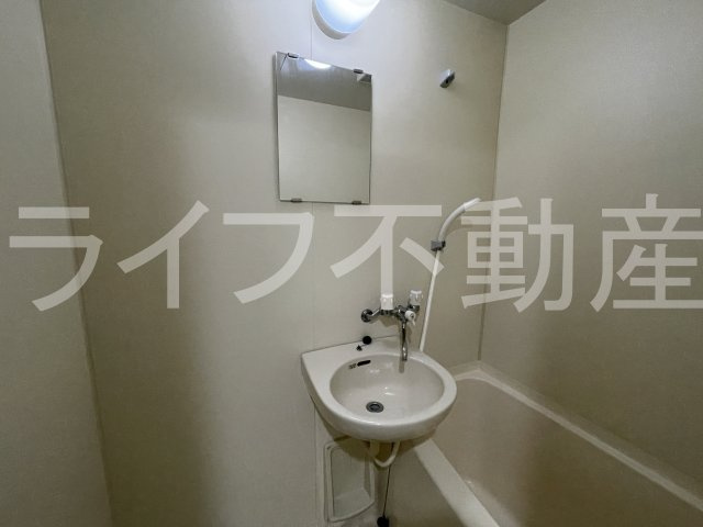 エス・ティマンション旭町の洗面所|使いやすい洗面所です