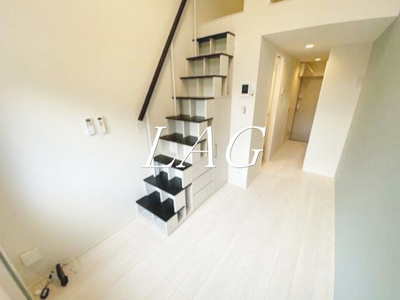 【居間・リビング】 | ハーモニーテラス見次公園 | 洋室のお部屋です。