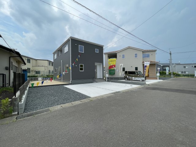 新築戸建・建売　福島市方木田古川　全2棟の駐車場