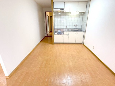 【居間・リビング】 | イプシロンＣ棟　415 | 明るいキッチン♪