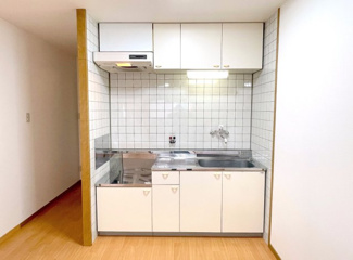 【居間・リビング】 | イプシロンＣ棟　415 | 明るいキッチン♪