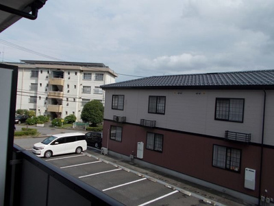 【駐車場】 | フトゥールムⅠ | 駐車場に車を止められます