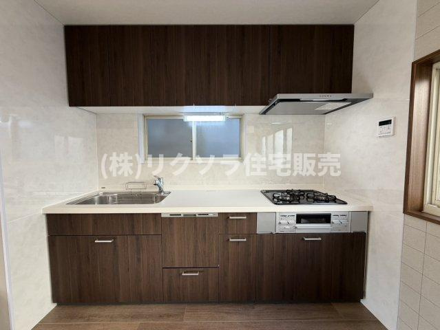 四宮5丁目　中古一戸建てのキッチン|システムキッチン
■物件内覧・資金計画相談・住宅ローン相談、リフォーム相談、お問合せ受付中■
※当日・翌日のご内覧、ご相談はお電話でのお問合せがスムーズです！