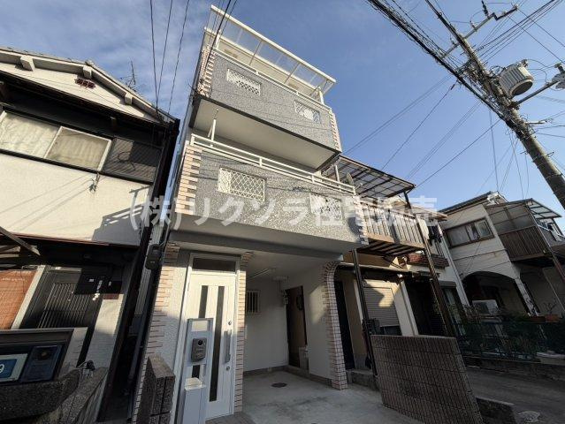 四宮5丁目　中古一戸建ての外観|新しい生活にいかがでしょうか？外観はお住まいの顔になります。こだわりたいポイントですね。外壁塗装や屋根塗装のご相談も承っております。
■現地内覧・資金計画相談・住宅ローン相談もお問合せ受付中■