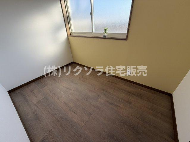 四宮5丁目　中古一戸建ての子供部屋|洋室3.0帖
■物件内覧・資金計画相談・住宅ローン相談、リフォーム相談、お問合せ受付中■
※当日・翌日のご内覧、ご相談はお電話でのお問合せがスムーズです！