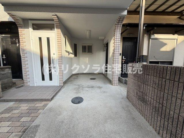 四宮5丁目　中古一戸建ての駐車場|カースペース
■物件内覧・資金計画相談・住宅ローン相談、リフォーム相談、お問合せ受付中■
※当日・翌日のご内覧、ご相談はお電話でのお問合せがスムーズです！