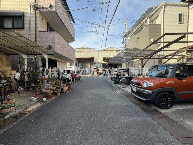 四宮5丁目　中古一戸建ての前面道路含む現地写真|前道　西　幅員4.7ｍ
■物件内覧・資金計画相談・住宅ローン相談、リフォーム相談、お問合せ受付中■
※当日・翌日のご内覧、ご相談はお電話でのお問合せがスムーズです！