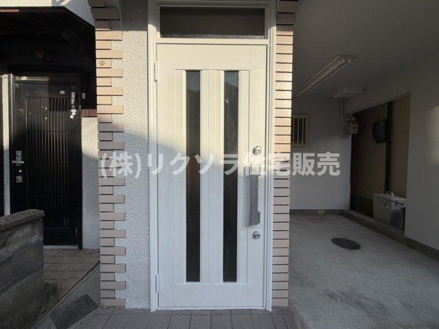 四宮5丁目　中古一戸建ての玄関|■物件内覧・資金計画相談・住宅ローン相談、リフォーム相談、お問合せ受付中■
※当日・翌日のご内覧、ご相談はお電話でのお問合せがスムーズです！