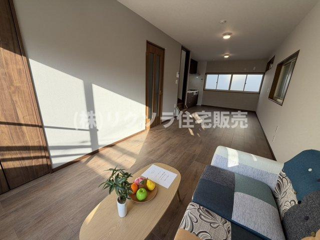 四宮5丁目　中古一戸建ての居間・リビング|LDK15.0帖
■物件内覧・資金計画相談・住宅ローン相談、リフォーム相談、お問合せ受付中■
※当日・翌日のご内覧、ご相談はお電話でのお問合せがスムーズです！