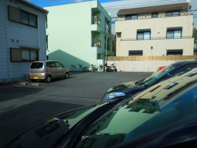 柳原第一パールハイツの駐車場
