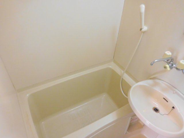 柳原第一パールハイツの浴室