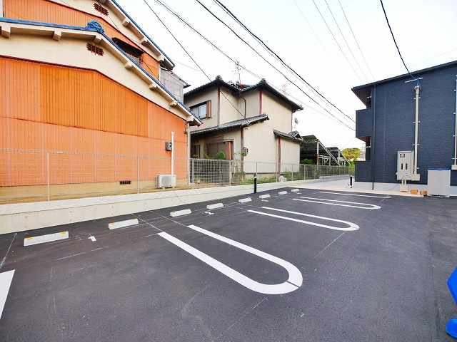 クローバーの駐車場