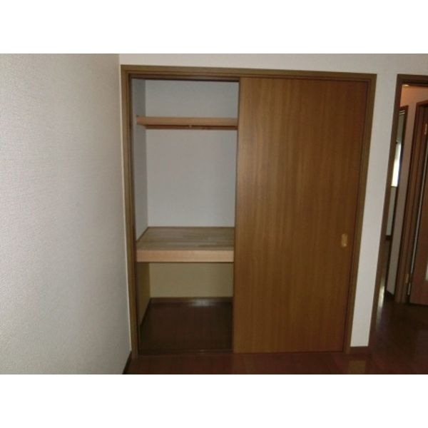 シャルマン城西A棟の収納