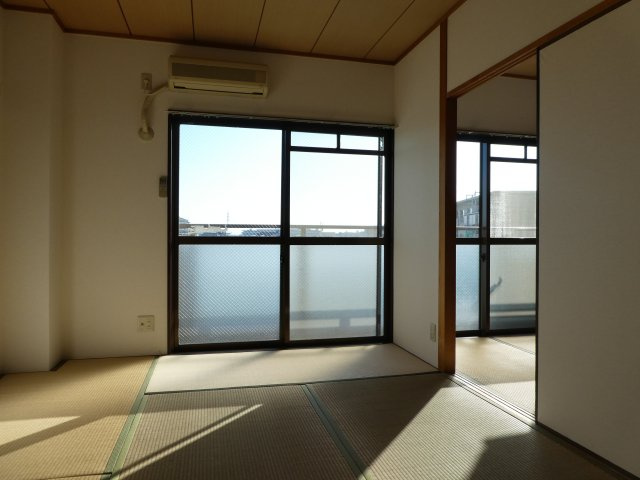 ヴィエント信和の和室