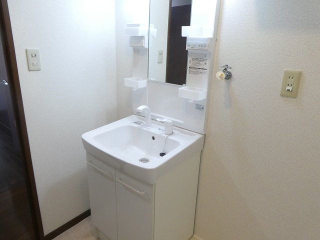 ヴィエント信和の洗面所