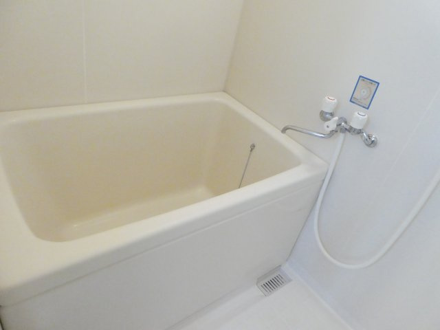 ヴィエント信和の浴室