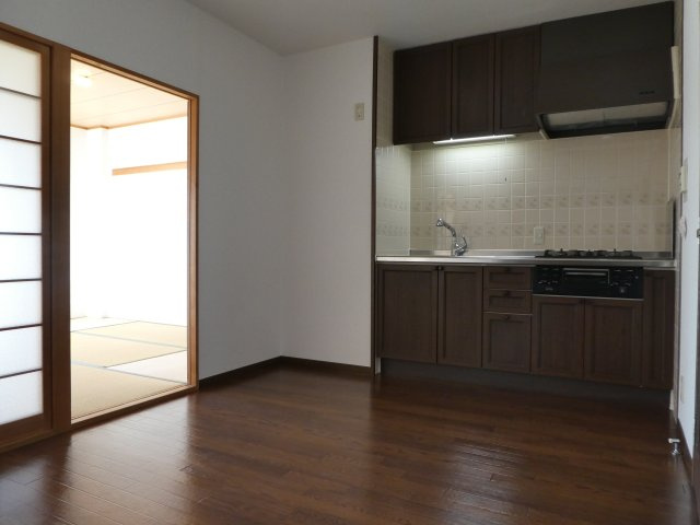 ヴィエント信和の居間・リビング