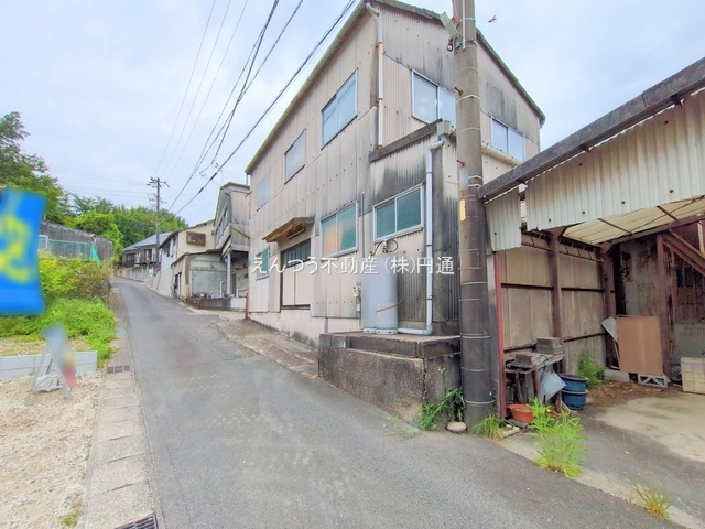 ハートフルタウン秋葉町の前面道路含む現地写真
