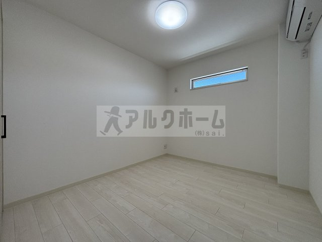 クリエオーレ田辺の洋室