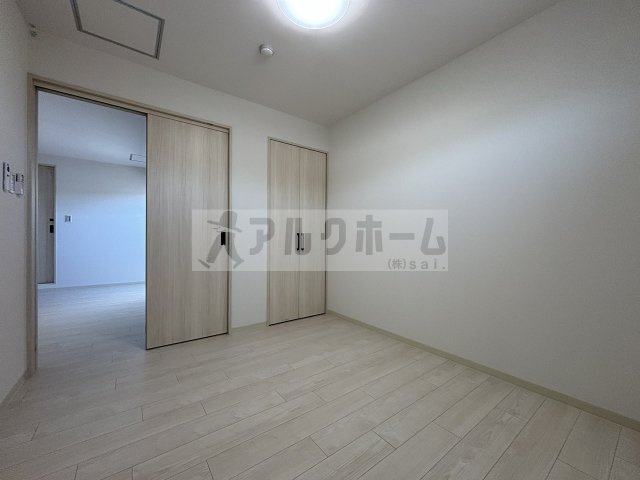 クリエオーレ田辺の洋室