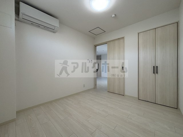 クリエオーレ田辺の洋室