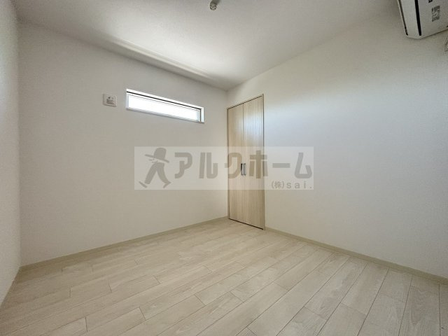 クリエオーレ田辺の洋室