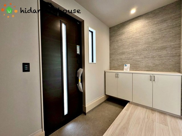 北区別所町9期　新築戸建　リガーレ01の玄関