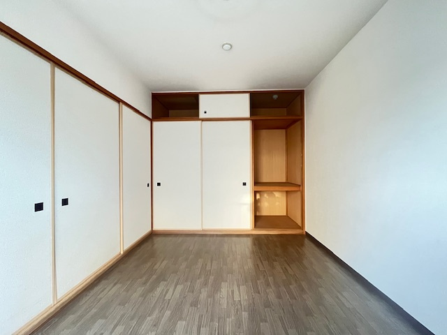 クレセールサダの洋室