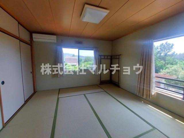 印南売り家の和室|落ち着いた雰囲気の和室付きです