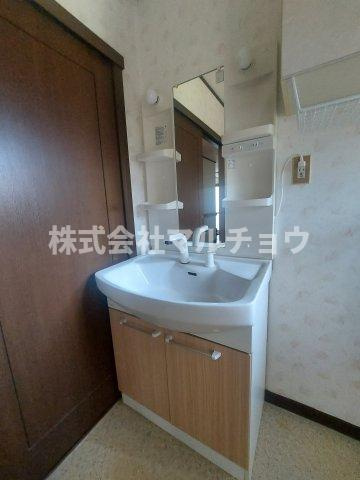 印南売り家の独立洗面台|独立洗面化粧台付き