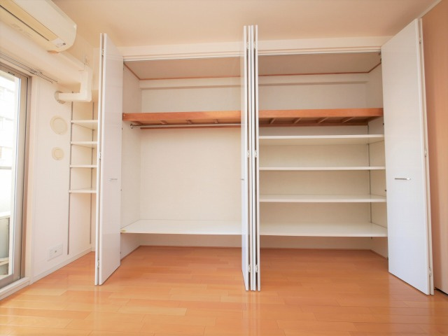 大阪市天王寺区上汐５丁目の賃貸マンションの収納