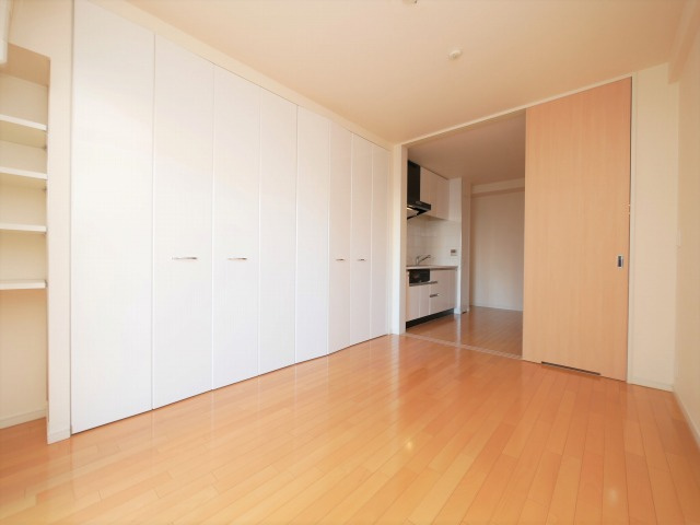 大阪市天王寺区上汐５丁目の賃貸マンションの居間・リビング