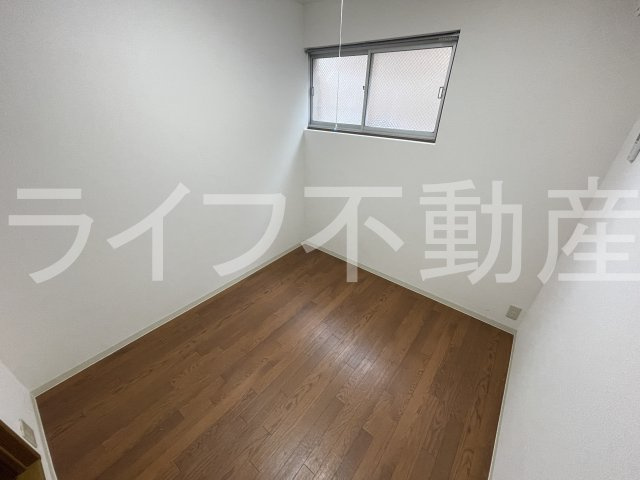 エスティビル旭町の寝室|落ち着いて過ごせるお部屋なので、寝室にいかがでしょうか