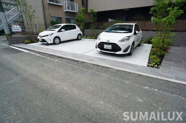 シャーメゾン九品寺の駐車場