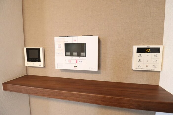 casa serena・casa vivace カーサセレーナのセキュリティ|モニター付きインターホン・セコムのセキュリティシステム・追い焚き給湯器