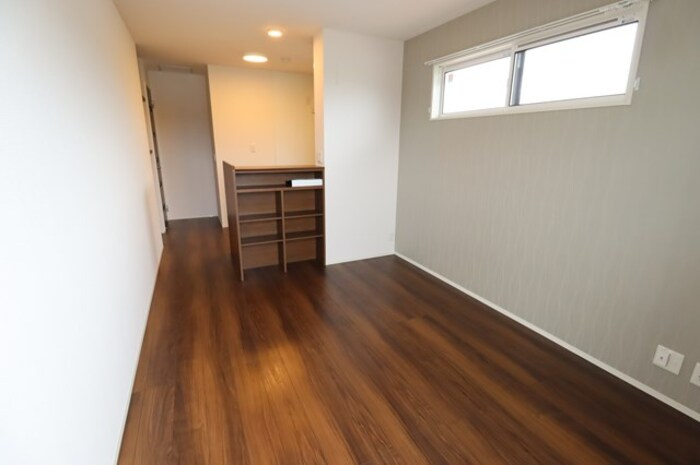 casa serena・casa vivace カーサセレーナ|リビング（エアコン・室内物干し付き）