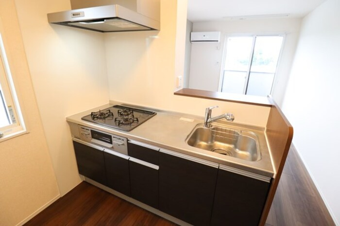 casa serena・casa vivace カーサセレーナのキッチン|対面式システムキッチン