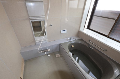 学校町2丁目　田中貸家の浴室|お風呂で日々の疲れを落としましょう