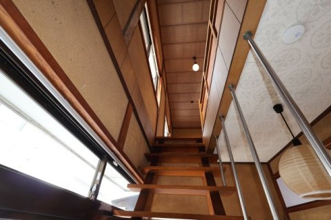 学校町2丁目　田中貸家の玄関|収納もある玄関です